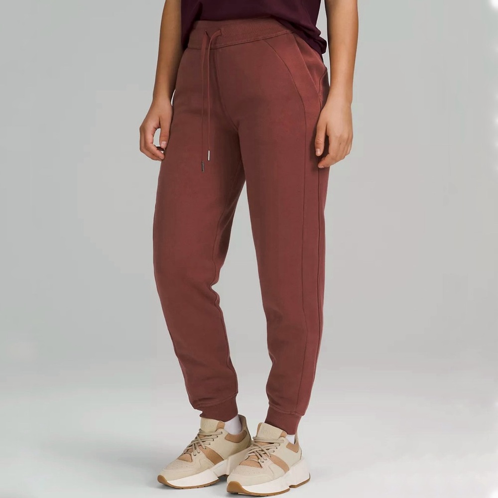 Lululemon Scuba High-Rise Jogger
Full Length In Smoky Red‎